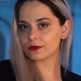 Roya Aghighi headshot