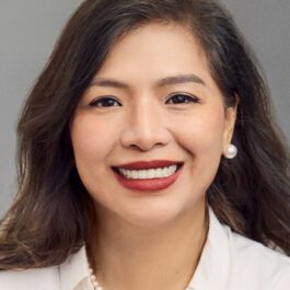 Vienna Zhou, M.Eng;MBA headshot